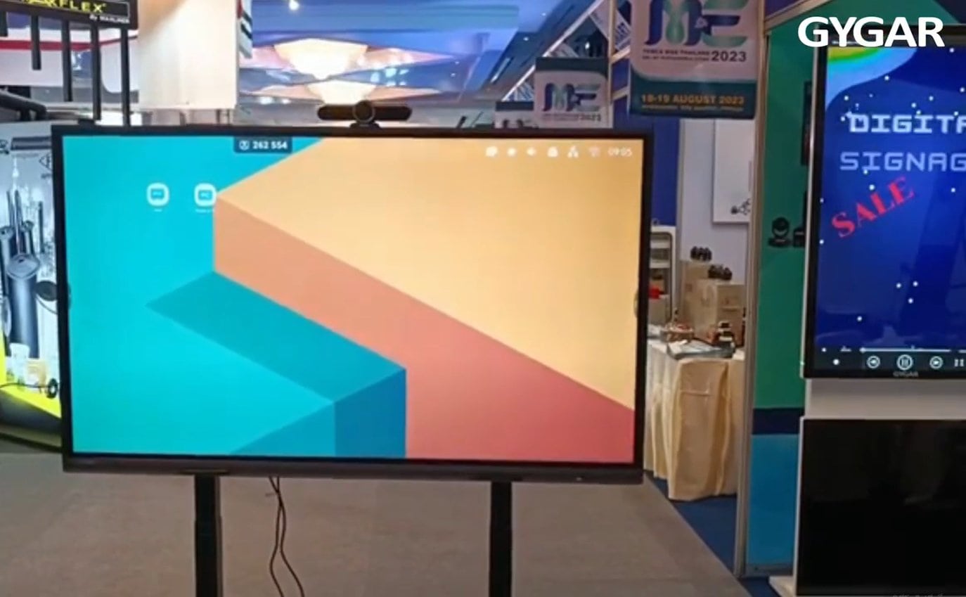 GYGAR presents a new type of IPG interactive display stand. 1